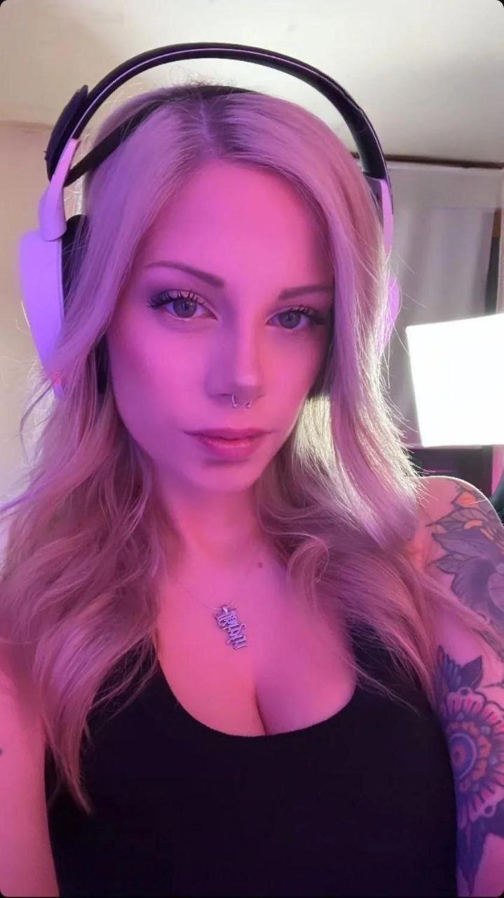 Sarah B1y1n streamer tetona y muy perra desnuda Pack caliente argentina #aTyfdldB